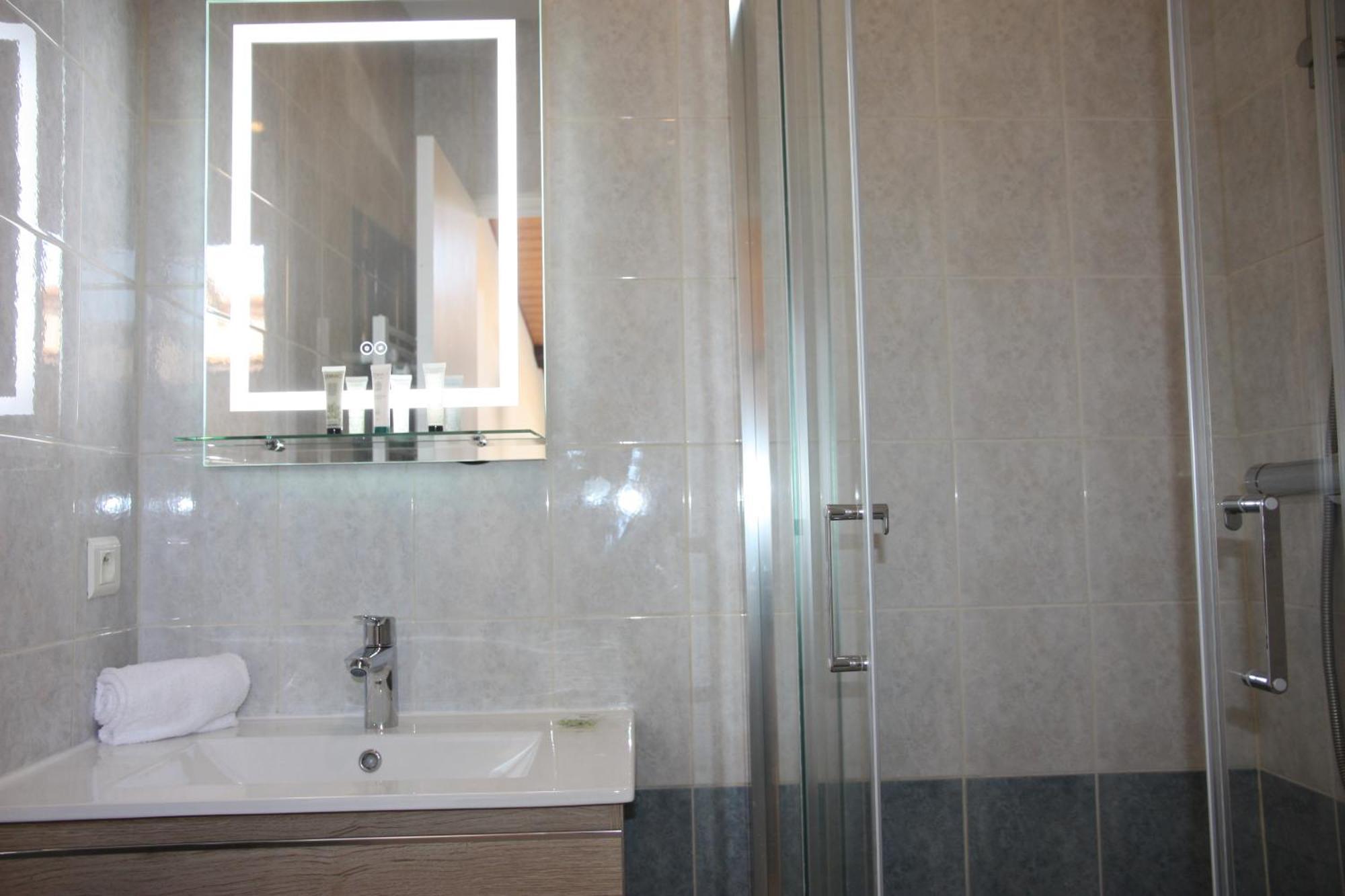 Resid'Spa Loire & Sevre - Appartement Rezé Kültér fotó