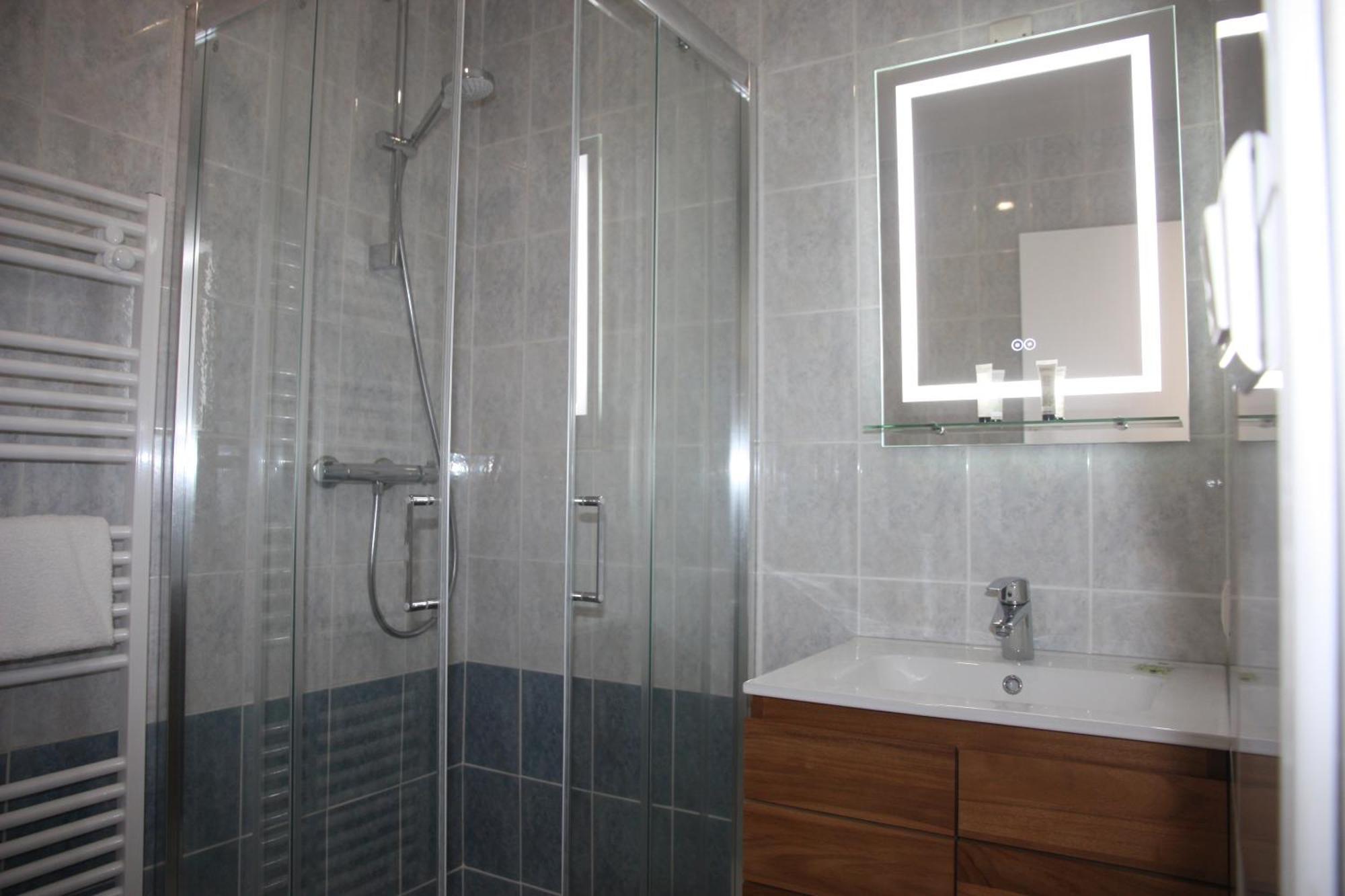 Resid'Spa Loire & Sevre - Appartement Rezé Kültér fotó